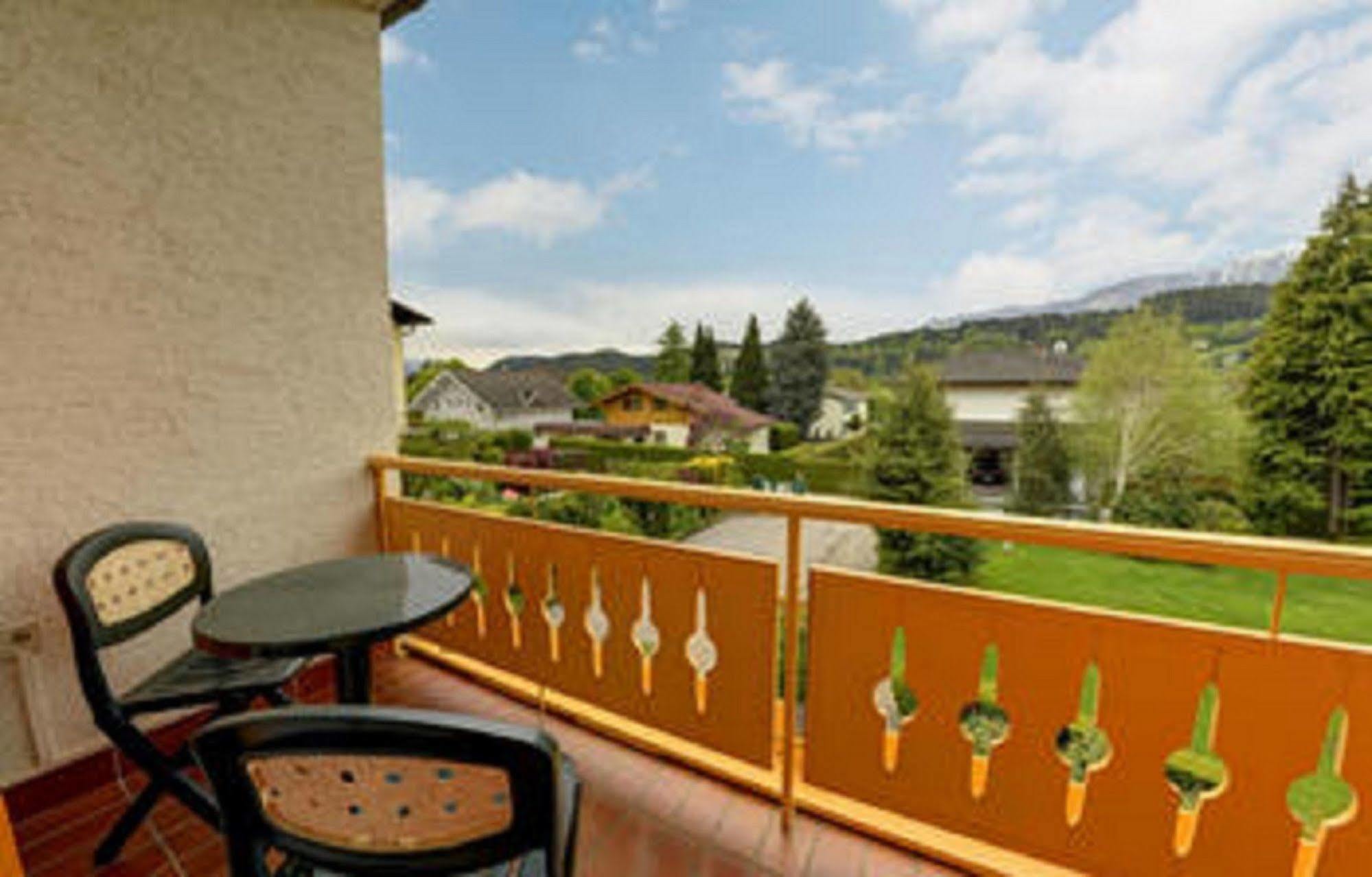 Fruehstueckspension Haus Golker Seeboden Exterior foto